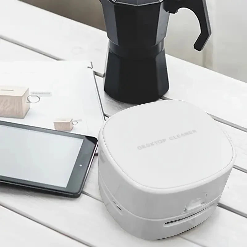 Mini desk vacuum cleaner