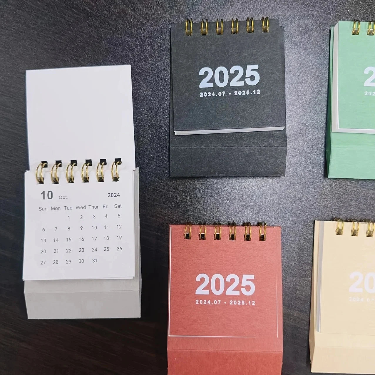 Simple mini desk calendar 2025