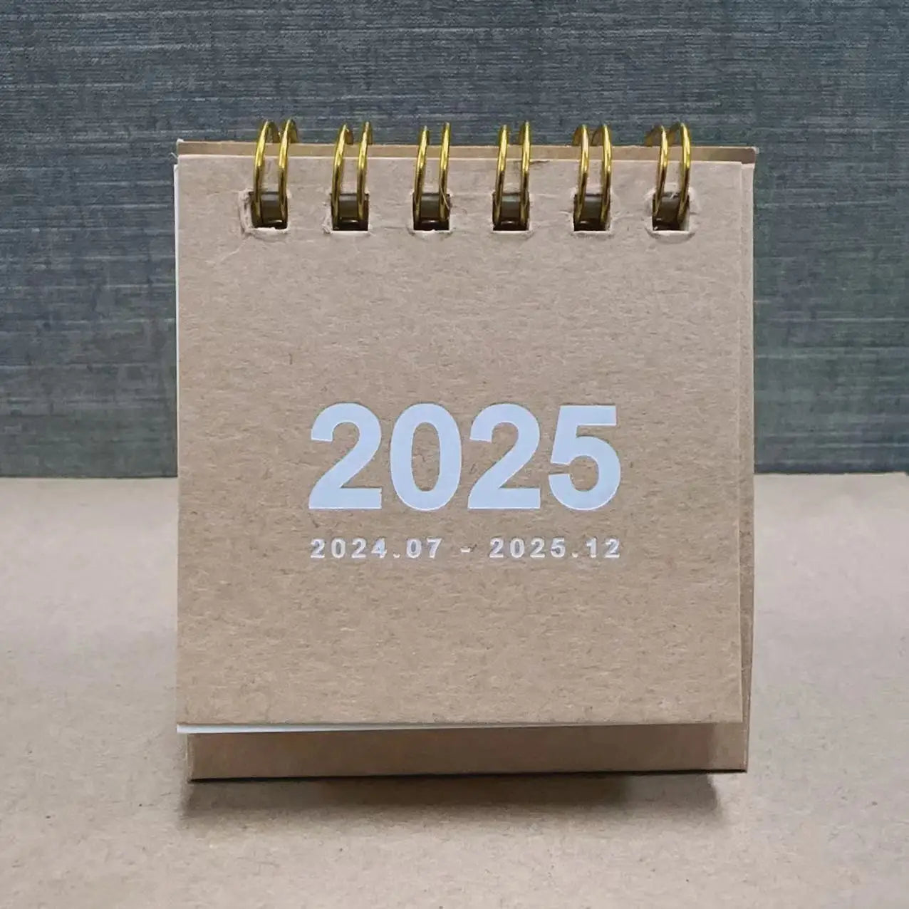 Simple mini desk calendar 2025