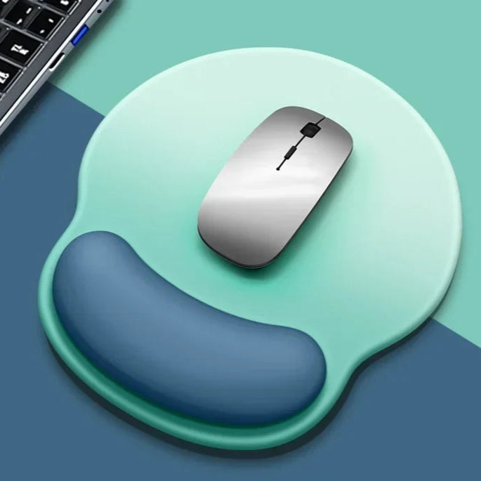 Ergonomic mouse pad with wrist rest