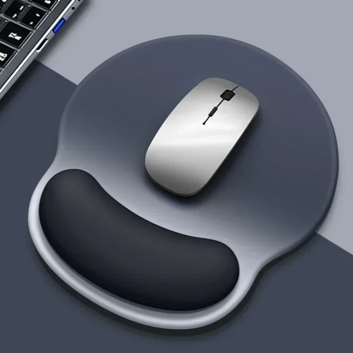 Ergonomic mouse pad with wrist rest