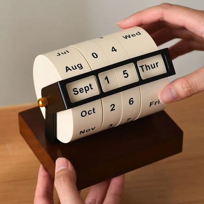 Rotating perpetual wooden desk calendar