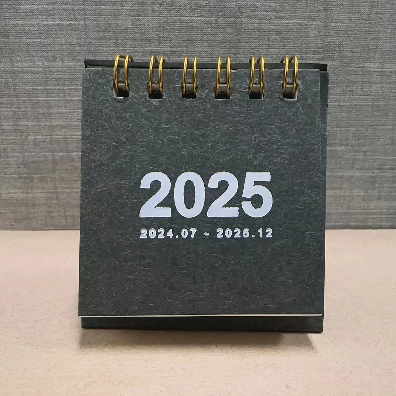 Simple mini desk calendar 2025