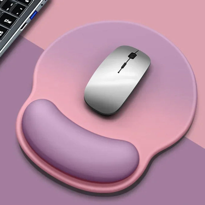 Ergonomic mouse pad with wrist rest