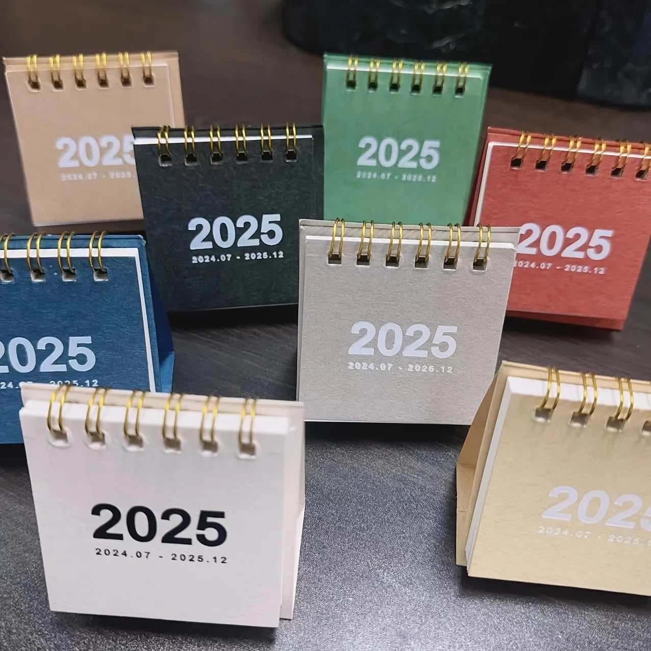 Simple mini desk calendar 2025