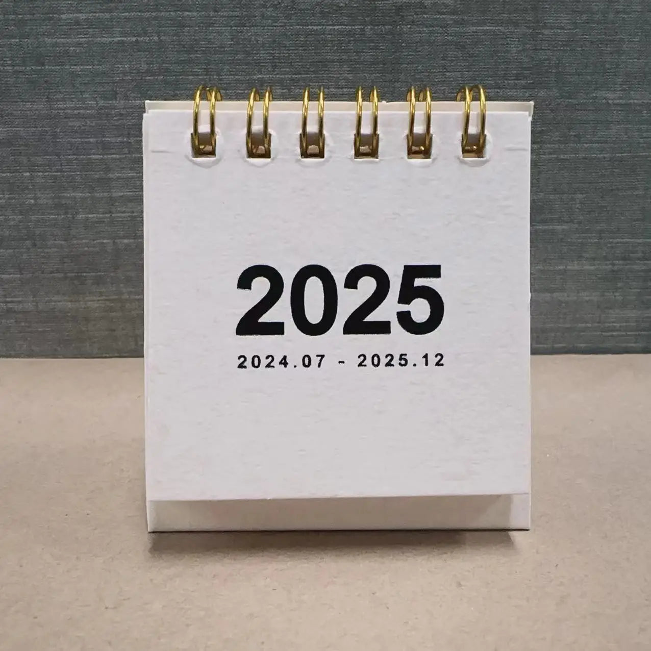 Simple mini desk calendar 2025