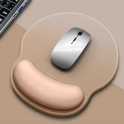 Ergonomic mouse pad with wrist rest